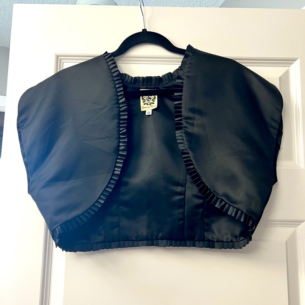 Queen of Hearts Sleeveless Bolero Vest